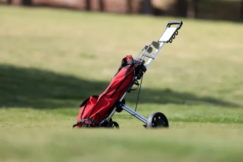 عکس سفیر اسپانیا در لیگ ایران توپ زد!